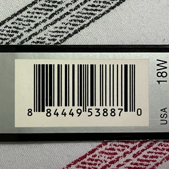 NWT⭐️ $159 Arthur S. Levine
Blazer, Navy Beauty-PLUS SIZE 18W - Picture 8 of 8